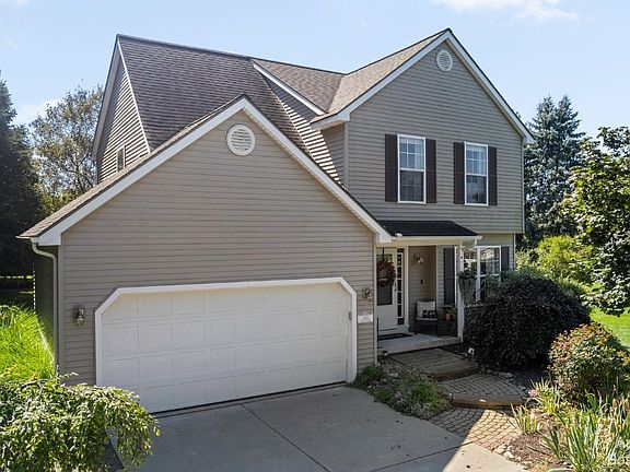 2nd image of 4401 Lori Lynn Ln