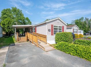 17 Lynn Ct, Lower Sackville, NS B4C 2K5