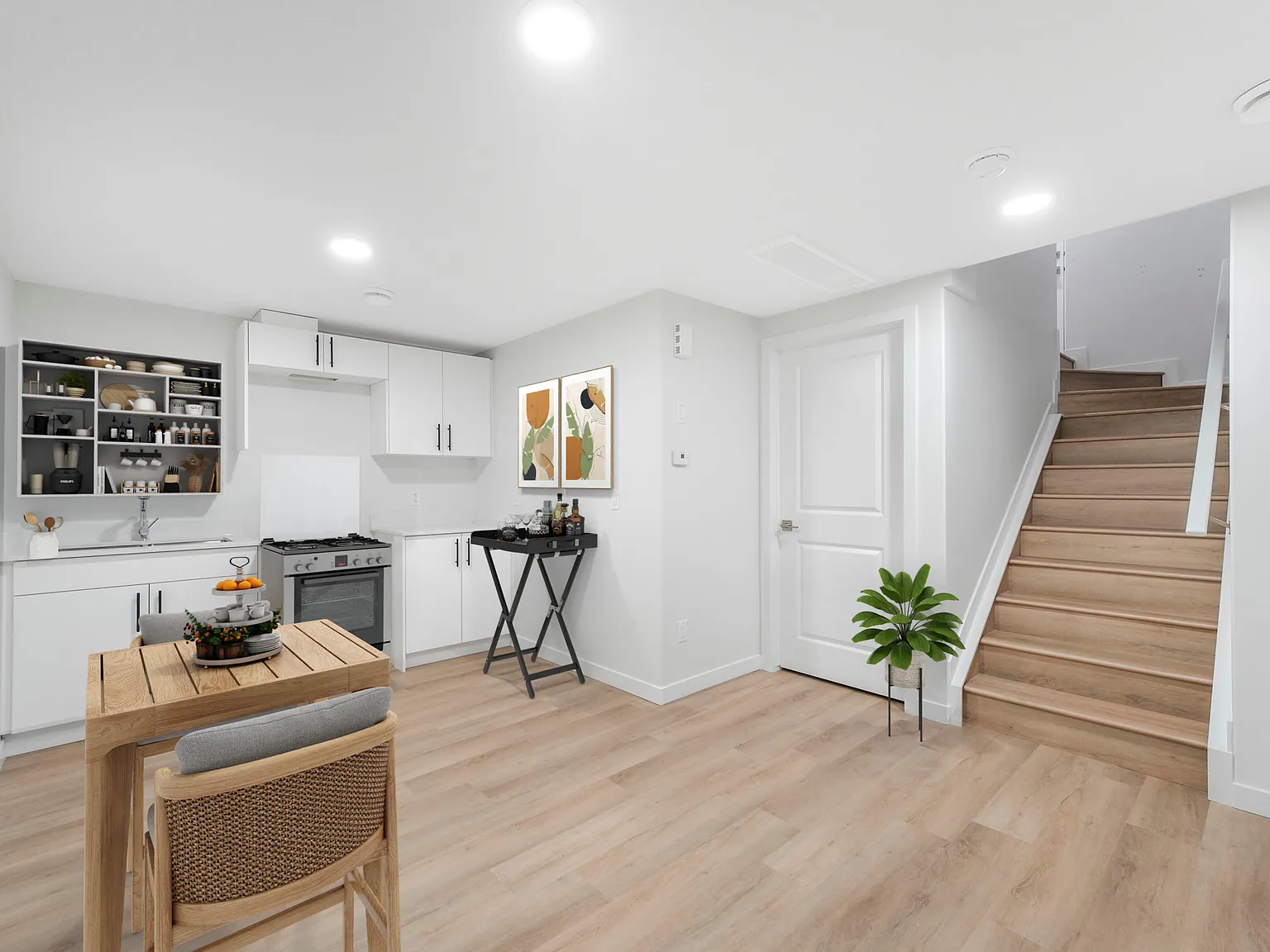2 bed, 600 sqft, $950 — Photo 2