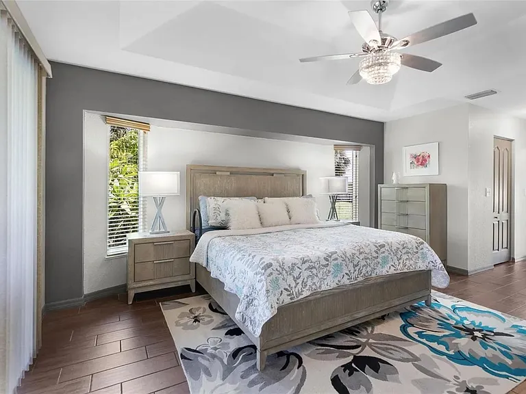 24 Clubhouse Ct — Photo 11