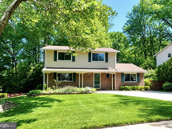 4945 Gainsborough Dr, Fairfax, VA 22032