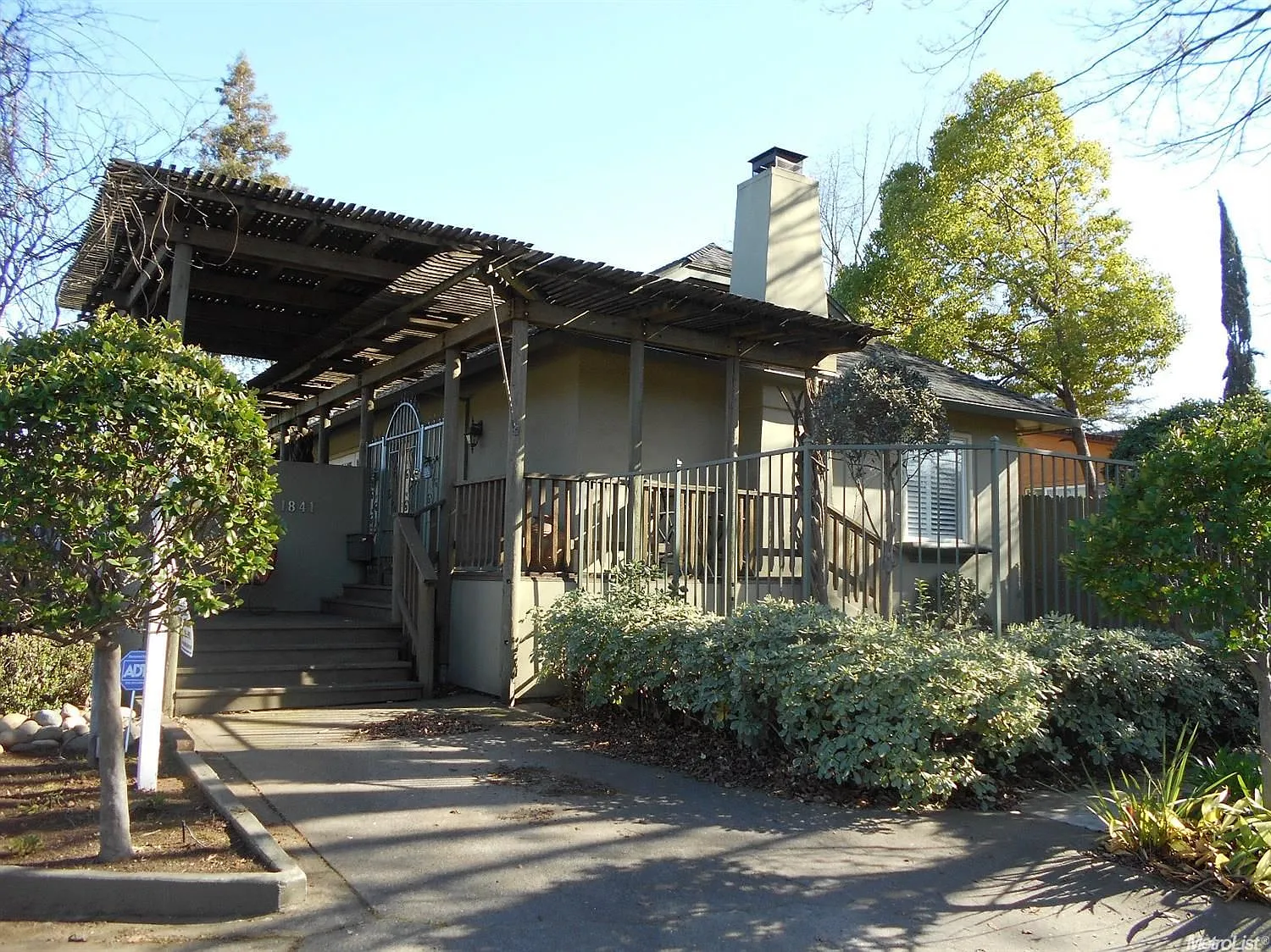 1841 45th St photo 1
