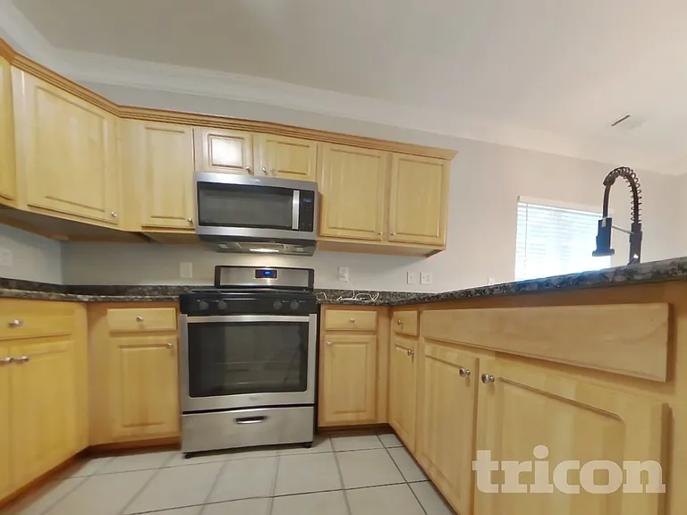 204 Cole Ct — Photo 6