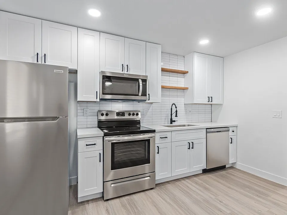 113 W Broadway Rd #2