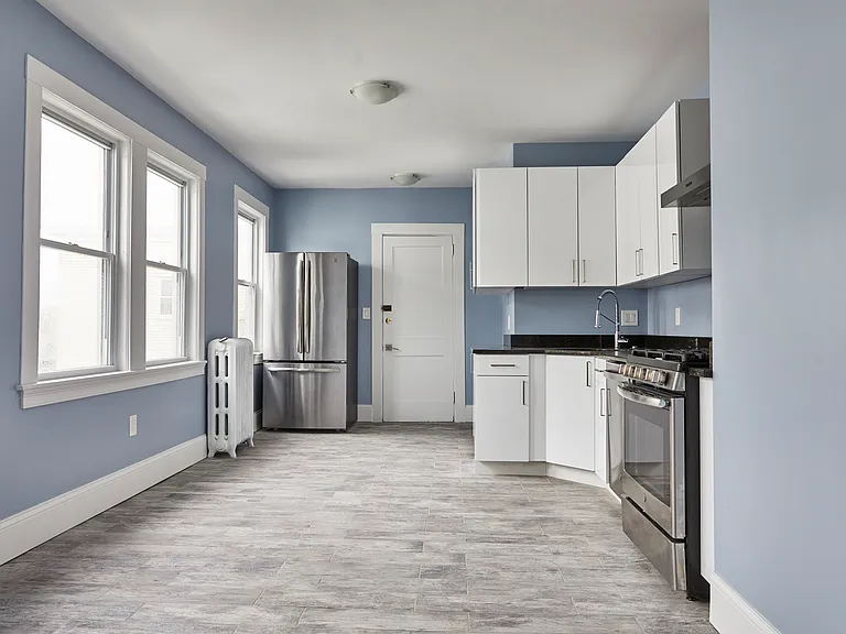 56 Mansfield St #1 — Photo 2