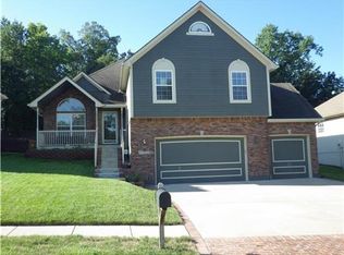 17613 E 36th Street Ct S, Independence, MO 64055