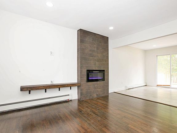 2nd image of 273 Carlton Dr E