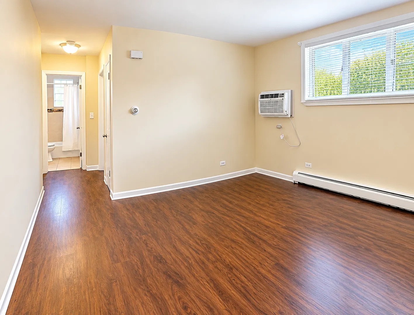 2626 Cornelia — Photo 3