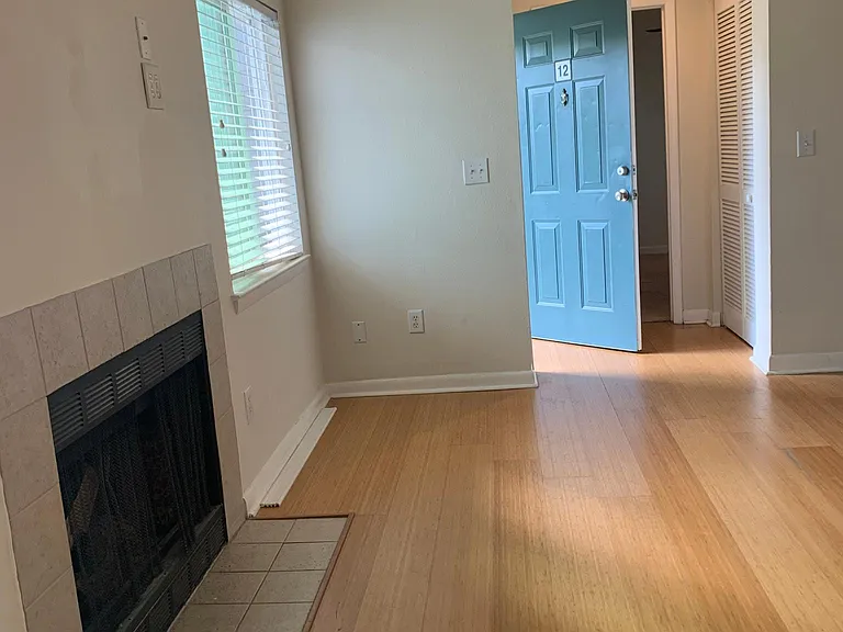 268 Alexandra Dr #12 — Photo 8