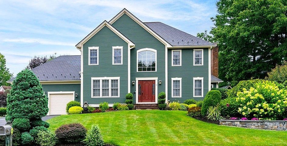 1st image of 46 Hunt Dr