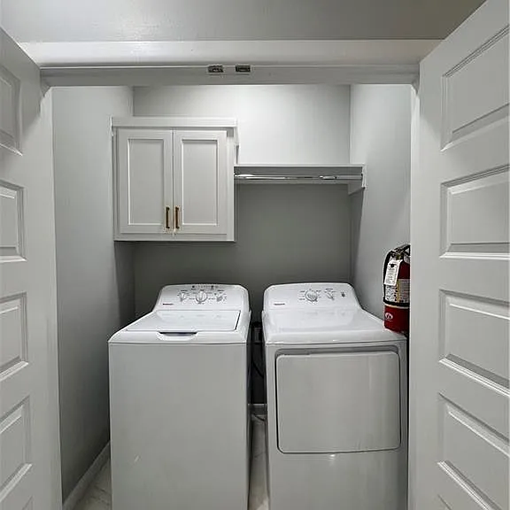 5600 Northwestern Ave #1 — Photo 7