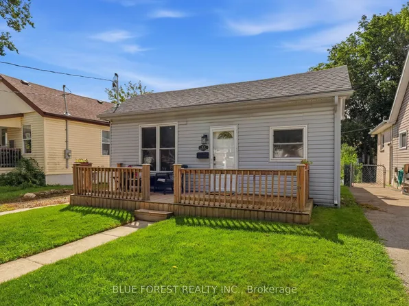 35 Mackay Ave, London, ON N6J 2V1