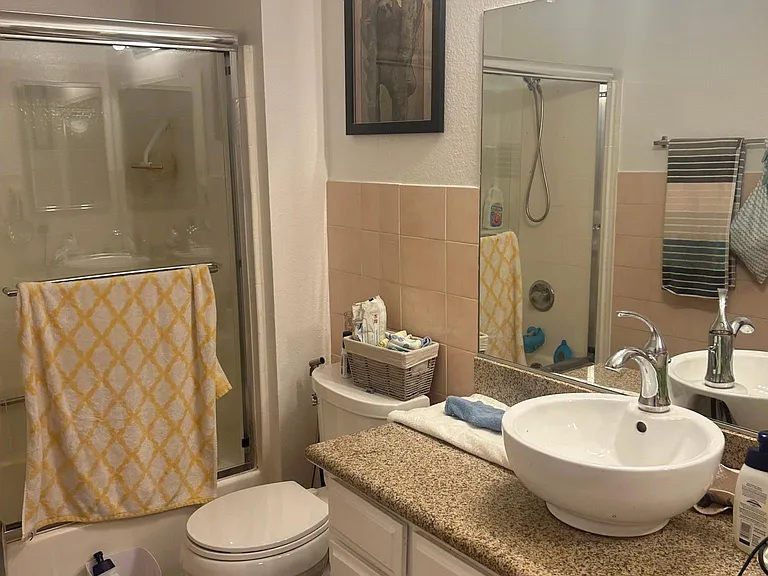 5320 Whitsett Ave #8 — Photo 29