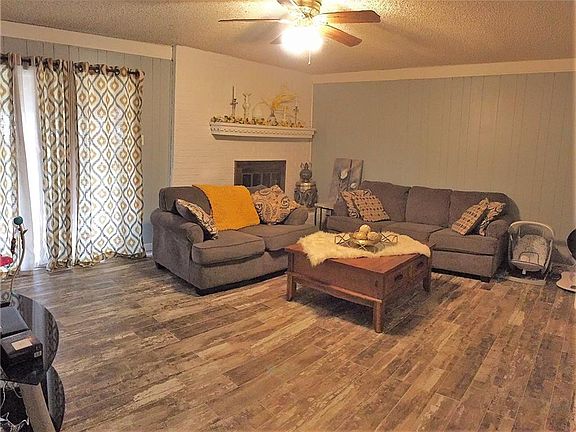 2nd image of 509 Andenwood Ct