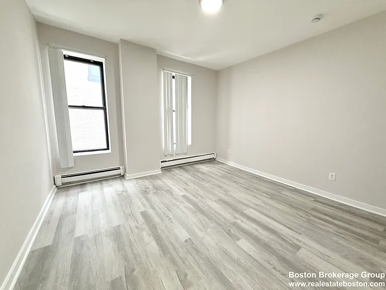 9 Ruggles St — Photo 44