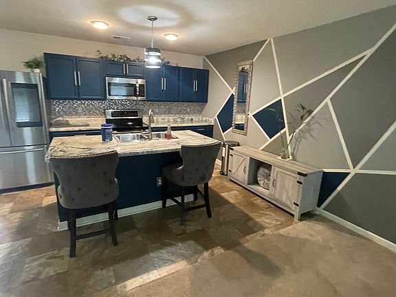 5th image of 2100 Belmont Cir