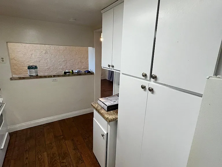 4225 Estrella Ave #6 — Photo 4