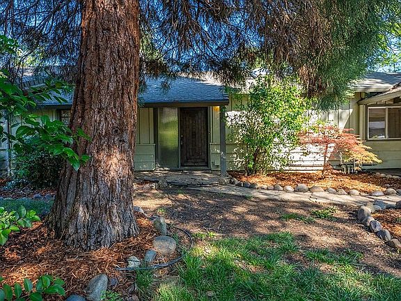 3rd image of 3011 Birch Way
