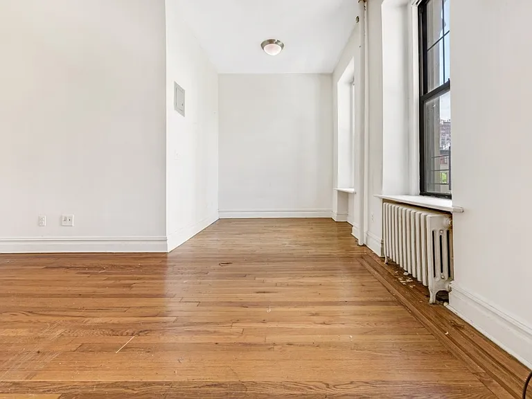 1688 York Ave #4B — Photo 4