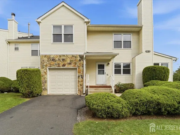 133 Keswick Dr, Piscataway, NJ 08854