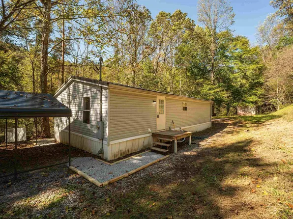 5670 Copley Rd, Weston, WV 26452