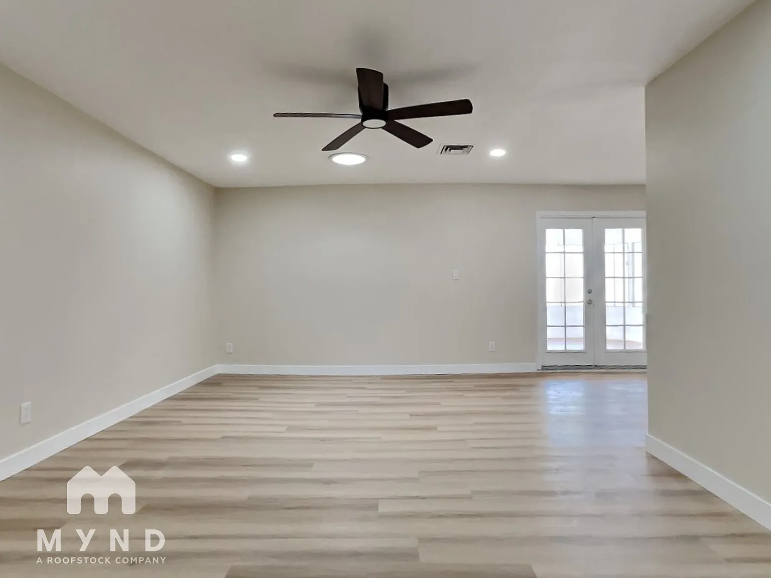 3 bed, 2.0 bath, 1848 sqft, $2,369 — Photo 2