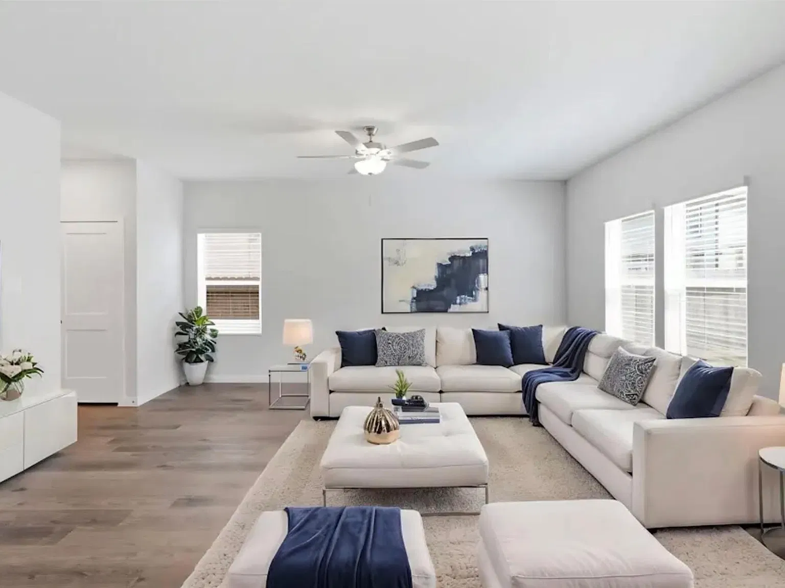 4 bed, 2.5 bath, 2057 sqft, $2,449 — Photo 2