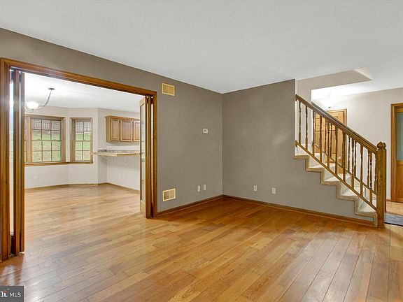 5th image of 4818 Woodland Path