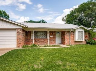 2132 Barbell Ln, Fort Worth, TX 76111