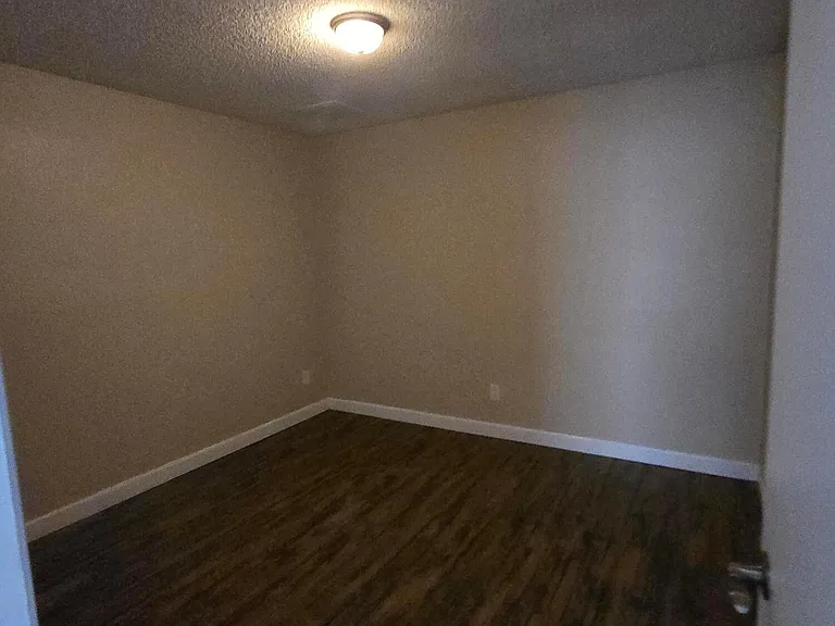 9002 W Roma Ave — Photo 21
