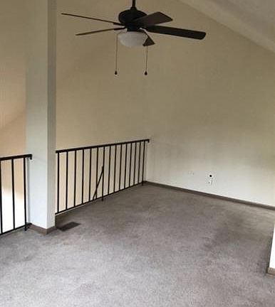 5th image of 5 Sugar Loaf Ct Unit 1