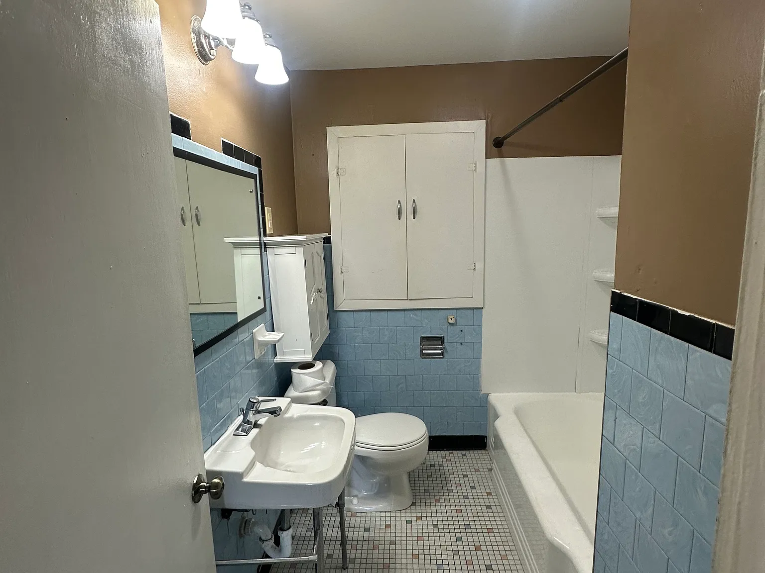 2 bed, 912 sqft, $1,075 — Photo 2