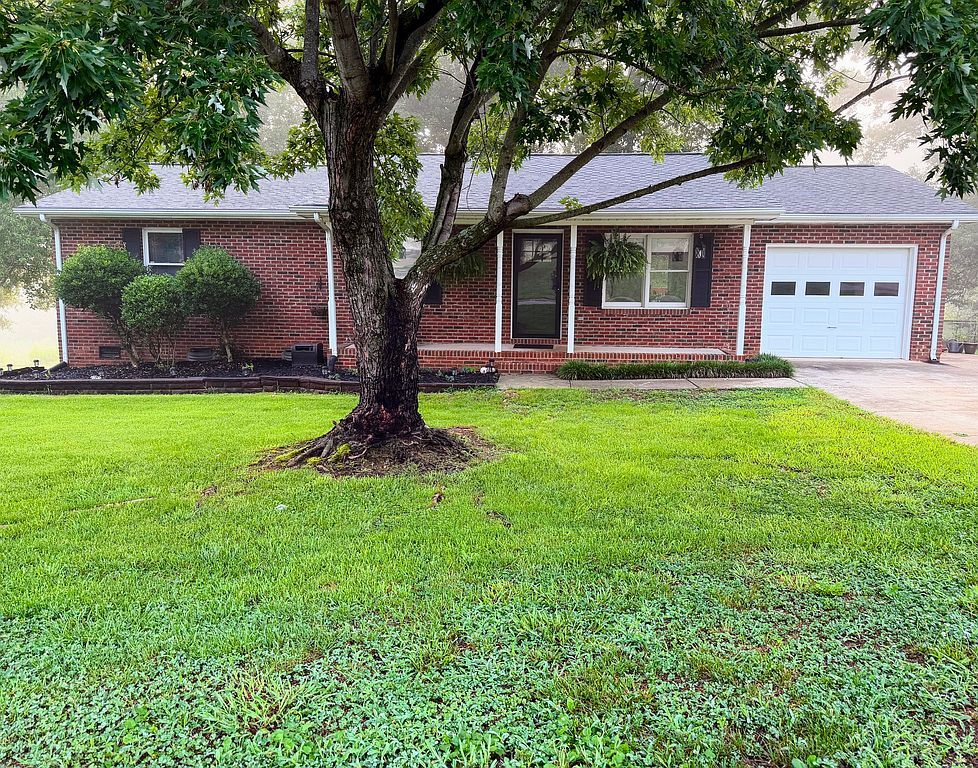 105 Ashburne Dr - Property Image