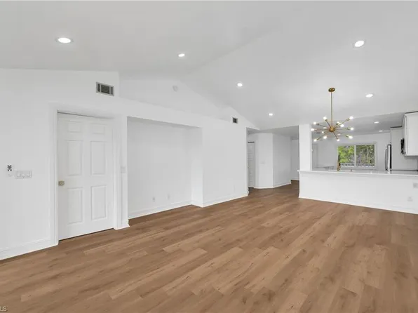 388 Belina DR #1106, NAPLES, FL 34104