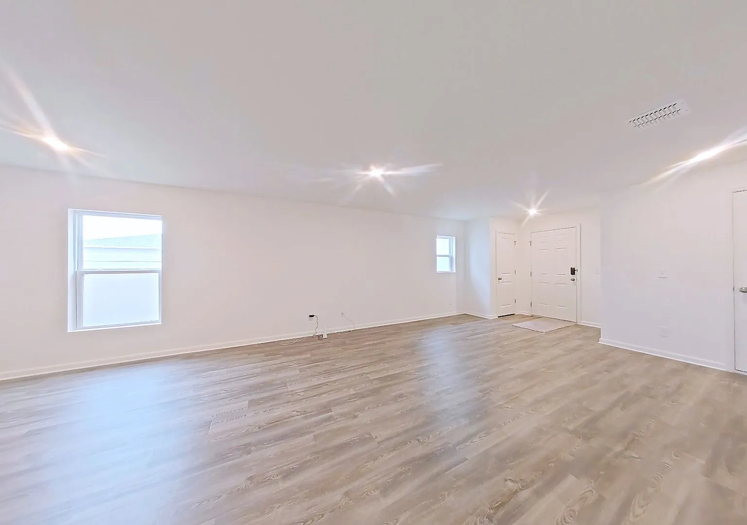 Modern 3-Bedroom Home in Bradbury Creek — Photo 3