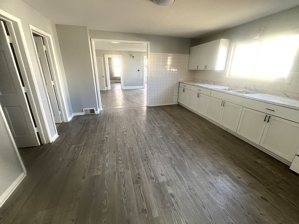 1st image of 417 W 17th St #1