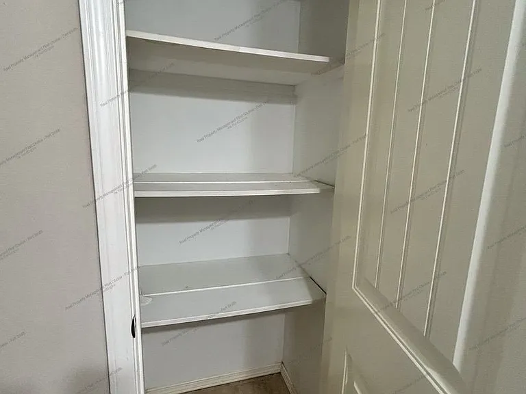 304 Bordeaux Cir — Photo 14