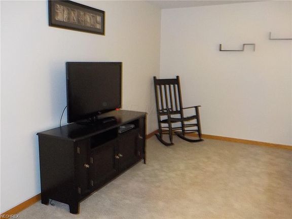 4th image of 5360 Glenwood Dr