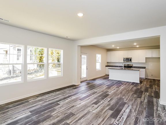 2nd image of 296 Starmount Dr #22