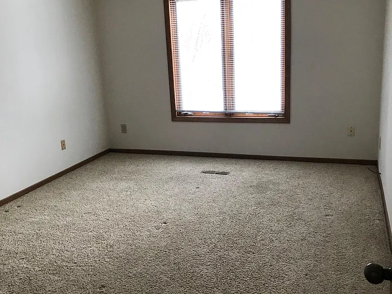 4355 Shoreline Dr — Photo 9