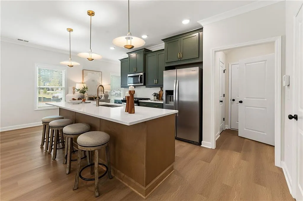 348 Marigold Ln photo 1
