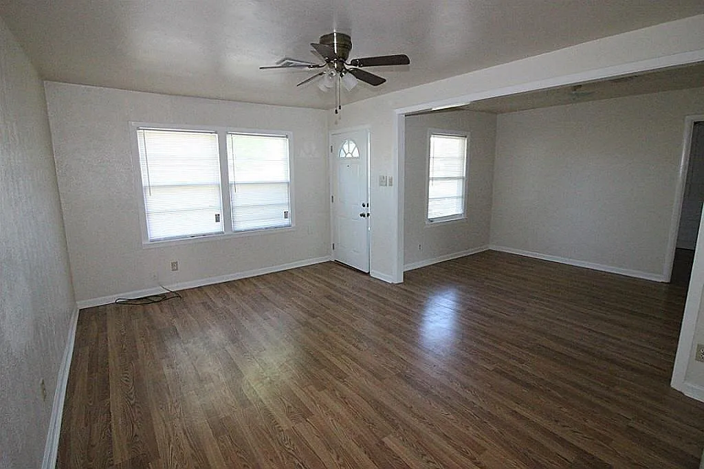 4 bed, 1.5 bath, 1400 sqft, $1,450 — Photo 4