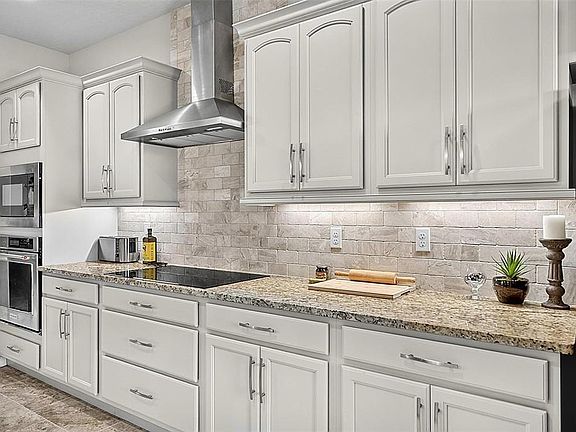 3rd image of 40 GRAHAM WOODS PLACE