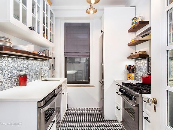 4th image of 828 7th Ave #5L