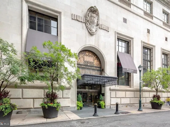 111 S 15th St APT 2008, Philadelphia, PA 19102