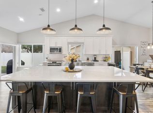 8289 Waccamaw Lane E, Lake Worth, FL 33467