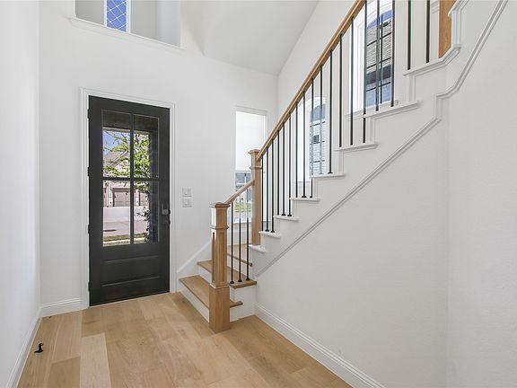 4th image of 8425 Colburn