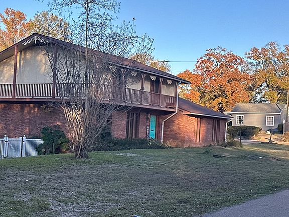 4th image of 1002 North St