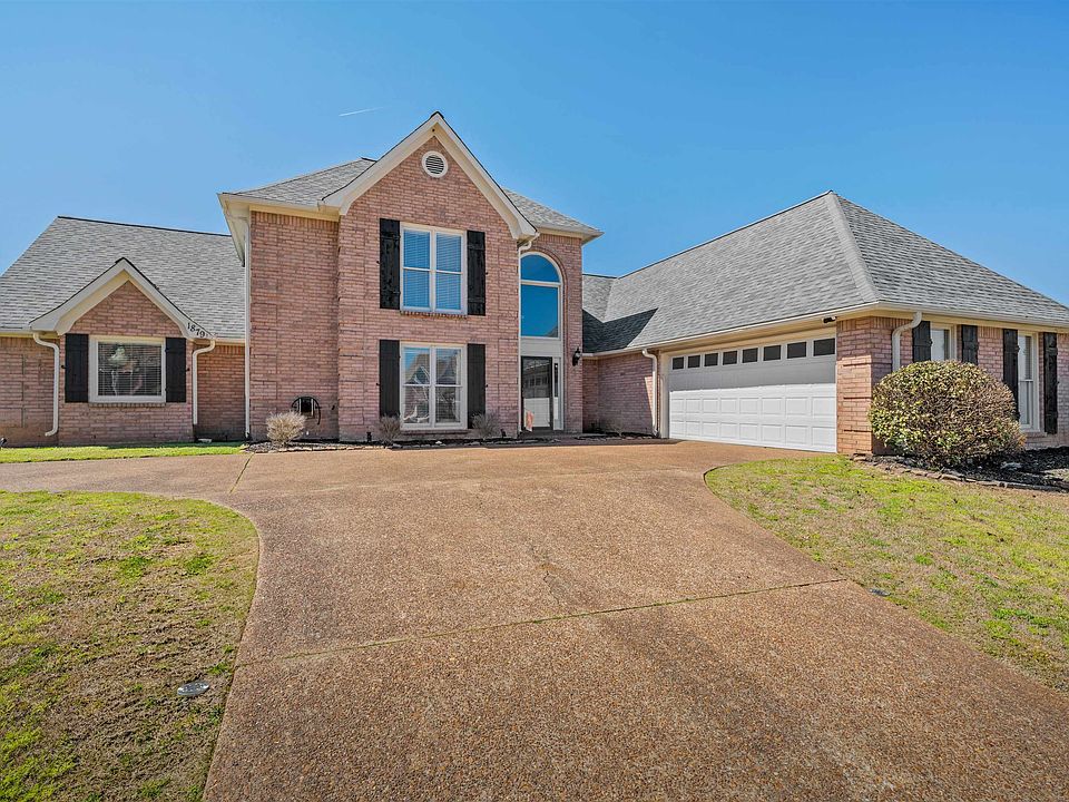 1st image of 1879 Oak Springs Dr