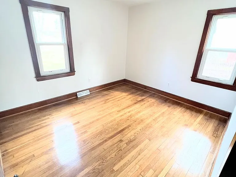 710 Jeter St — Photo 5